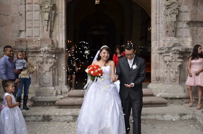 nos aventaron petalos