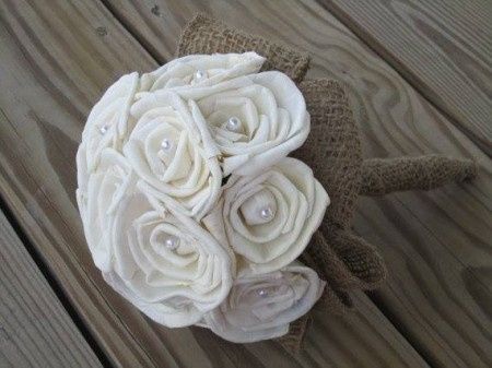 ROSAS BLANCAS MADERA BALSA