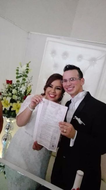 Felizmente casados por el civil!