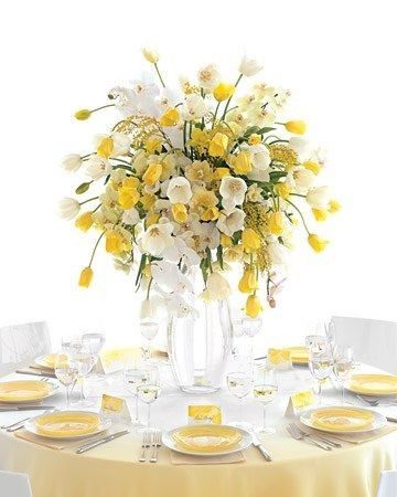 Centros de mesa altos con inspiración en amarillo - Foro Banquetes