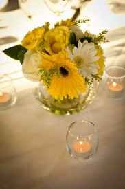 Centros de mesa con flores amarillas - Foro Banquetes - bodas.com.mx