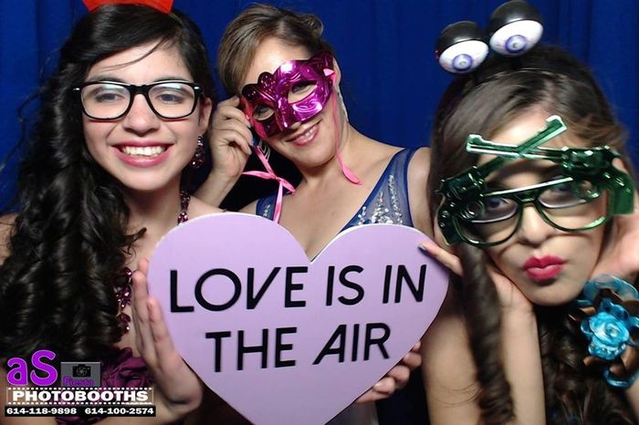 mi cuñada y mis nuevas sobrinas...