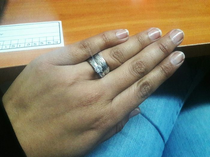 Presuman su anillo de bodas!! - 1
