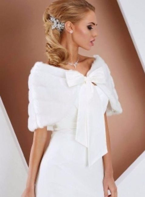 Boleros y estolas para novias 14