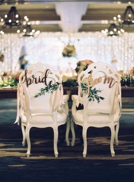 Ideas para decorar las sillas de los novios 3