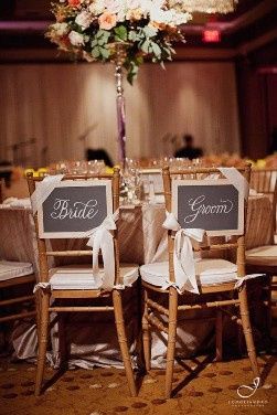 Ideas para decorar las sillas de los novios 5