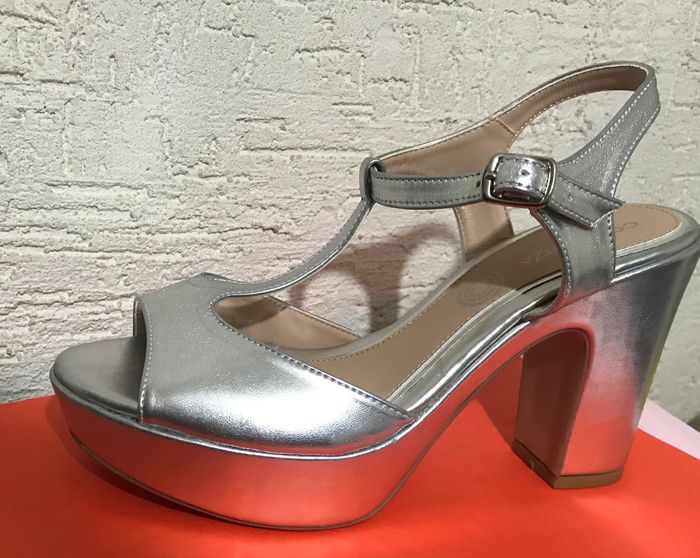 ¡El catálogo de zapatos de la comu! 8