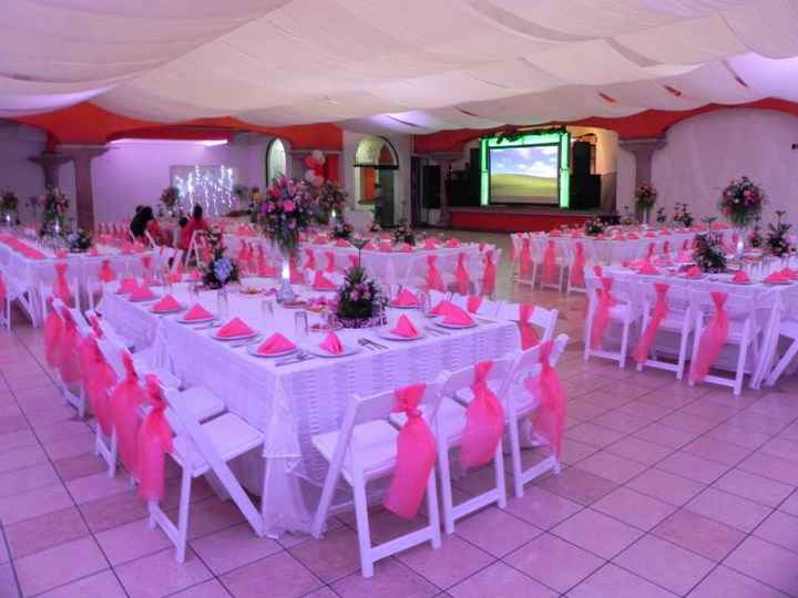 Salón e iglesia !! - 2