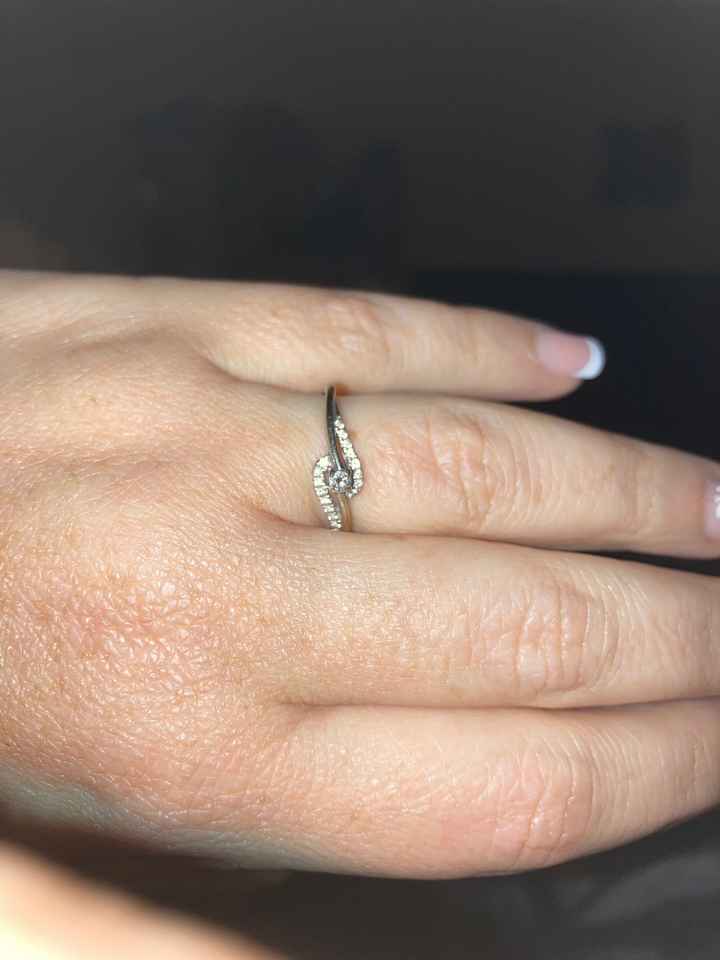 Anillos de compromiso con un estilo sencillo 💍 - 1