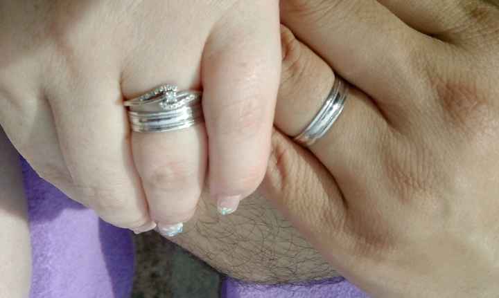 Presuman su anillo de bodas!! - 1