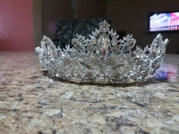 Llego mi traje de baño y mi tiara - 1