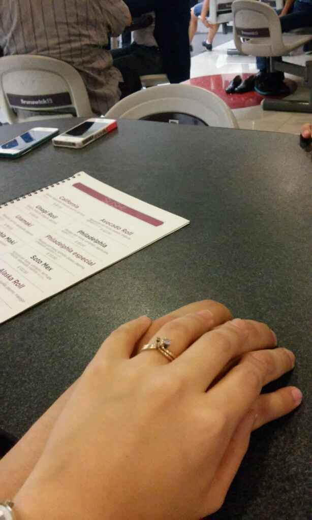 Me da por fin el anillo, entré en pánico y salí  corriendo! - 1