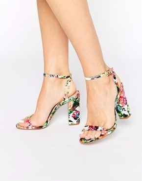 Un tacón ancho para mayor comodidad