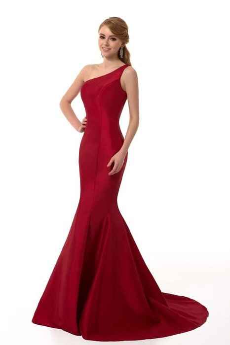 El rojo opaca a la novia - 1