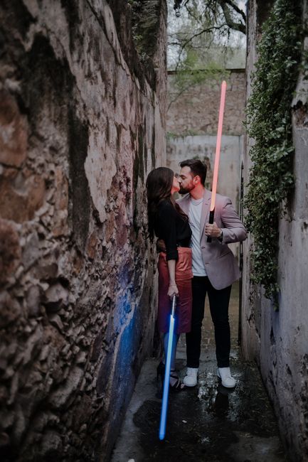 Inspo-rojo en tu outfit para el Save the Date 15