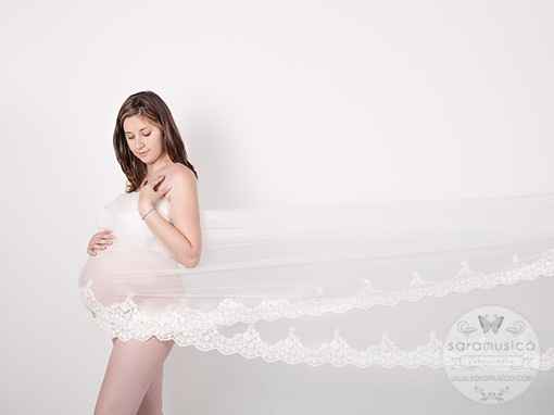 Pregnant veil (divina)
