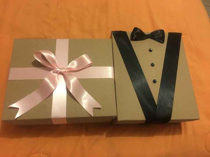 Otro vista de las cajas de damas y padrinos - 1