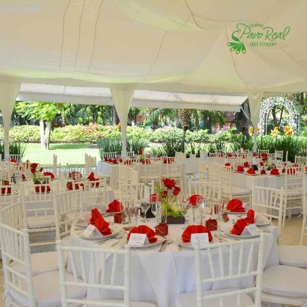 Decoración blanco con rojo 2