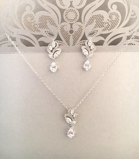 aretes y collar a juego