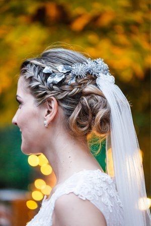 Tiara de CMMAYZ (se puede usar así o al frente)