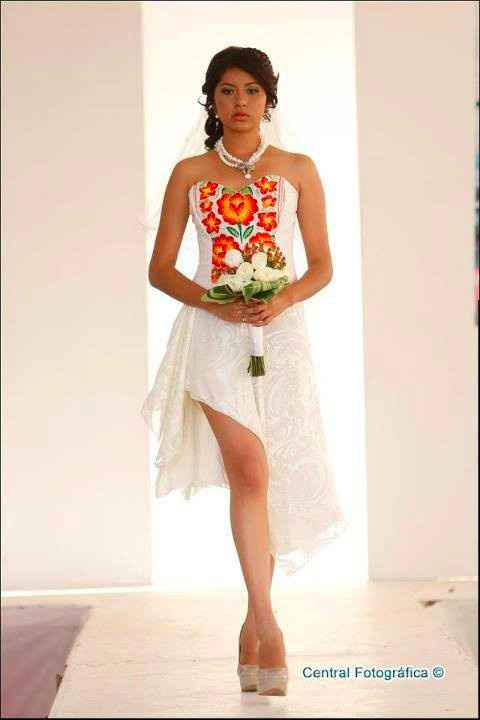 El vestido que me interesa, o alguno de este mismo estilo