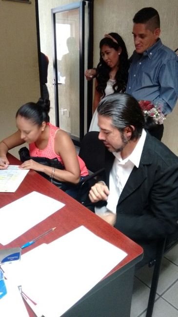 firmando nuestros testigos 