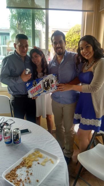 aqui con las cervezas 