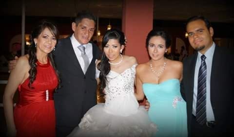 Presuman su foto... la novia con papá y mamá!! - 1