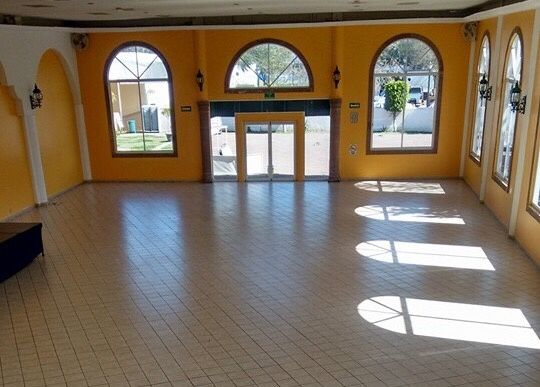 Ayuda! cómo decorar mi salón de paredes amarillas! - 2