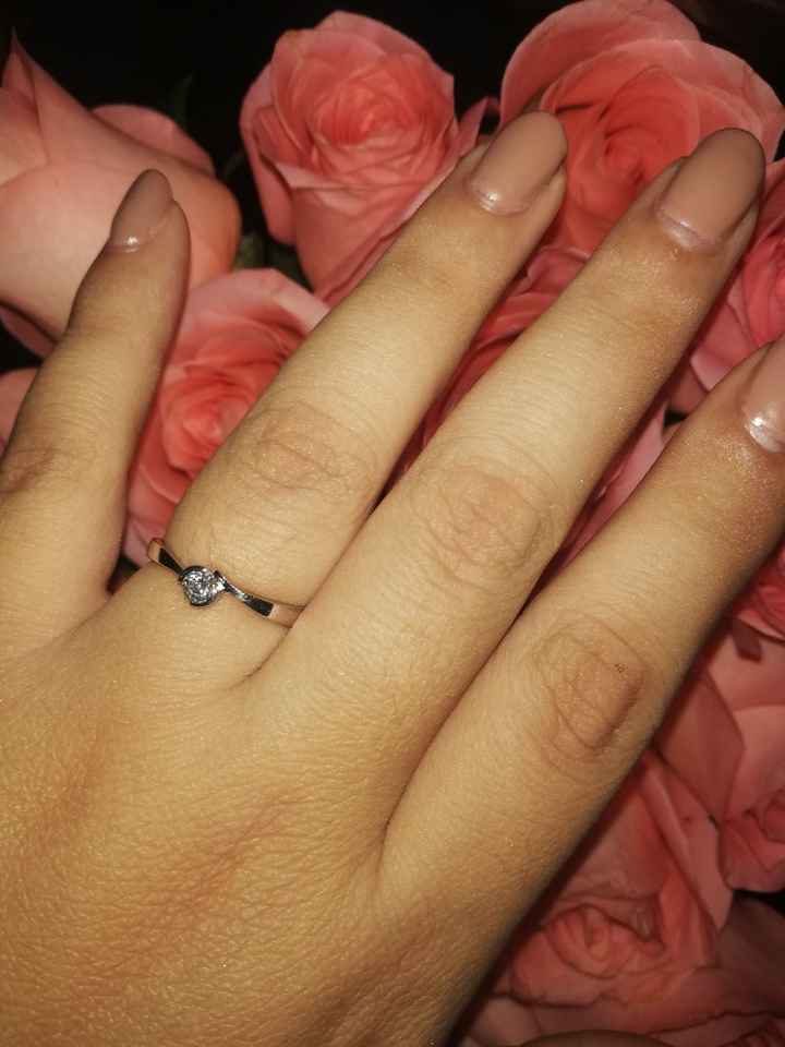 Dia Festivo y de presumir su anillo de compromiso - 2