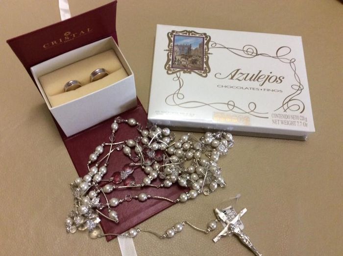 Lazo, argollas y mis choclates favoritos