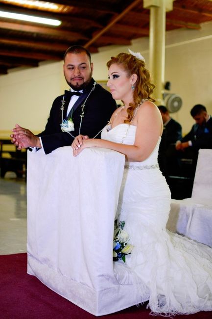 Su mirada lo dice todo y por eso la siento muy romantica
