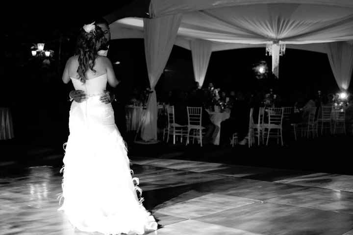 amo la forma como me abrazaba para bailar nuestra primera cancion