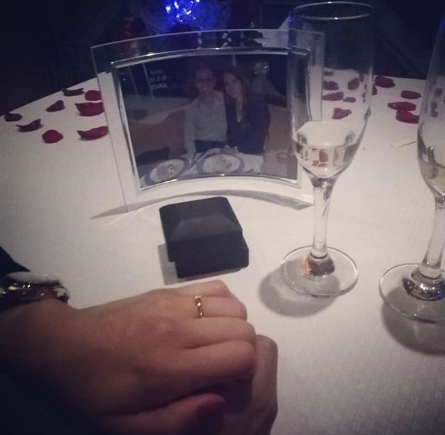 Dia Festivo y de presumir su anillo de compromiso - 2