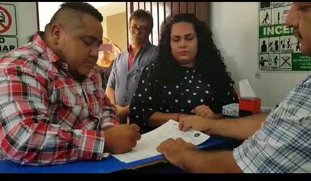 Ya me case al civil - 1