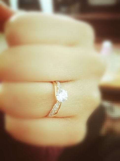 Mi anillo de compromiso, Brenda - 1