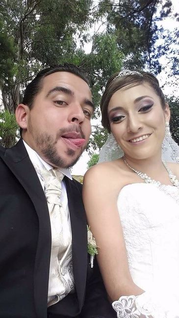 saliendo de la Iglesia 