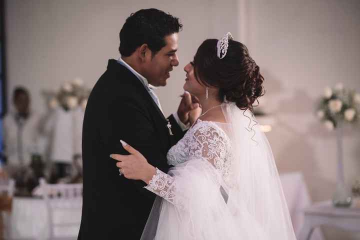 Bendito Dios por encontrarnos en el camino... Y de quitarme esta soledad, de mi destino....