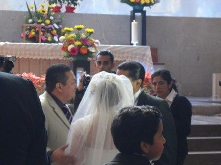 Mi papi entregandome