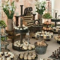 Puedes poner cupcakes o donitas