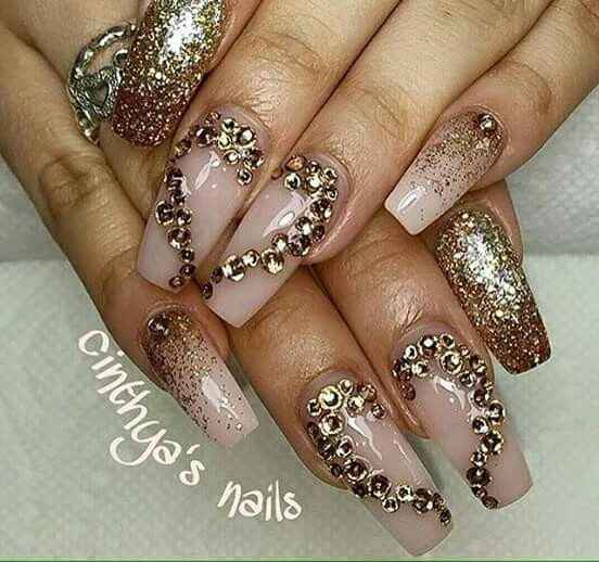 Uñas tradicionales o extravagantes....... - 11