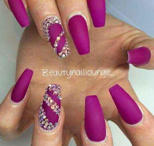 Uñas tradicionales o extravagantes....... - 15