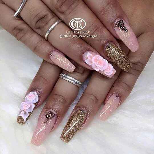 Uñas tradicionales o extravagantes....... - 20