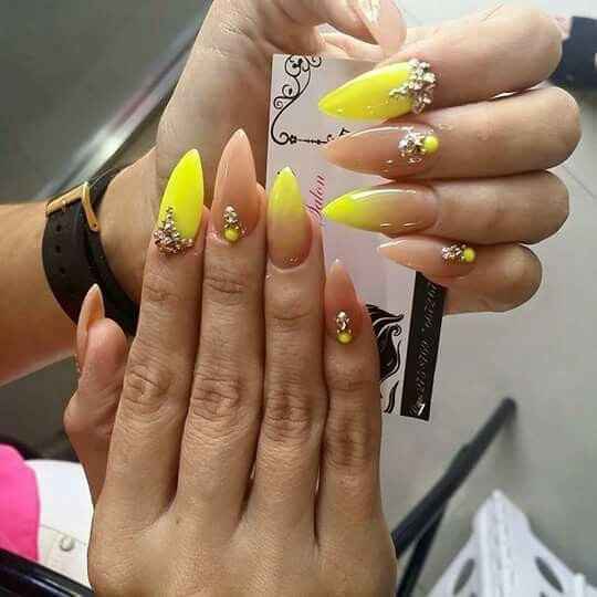 Uñas tradicionales o extravagantes....... - 21