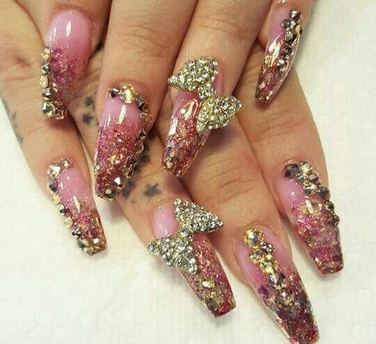 Uñas tradicionales o extravagantes....... - 17