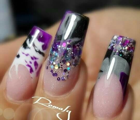 Uñas tradicionales o extravagantes....... - 18