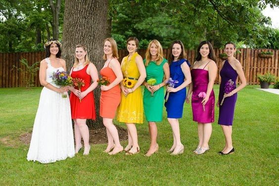 Damas de varios colores