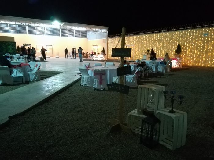 entrada antes de decorarlo al 100% y ahí faltaba prender unas luces