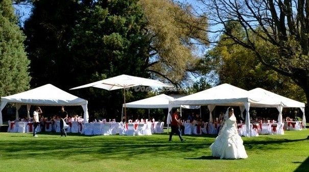 Carpas en caso de ser una boda de día.