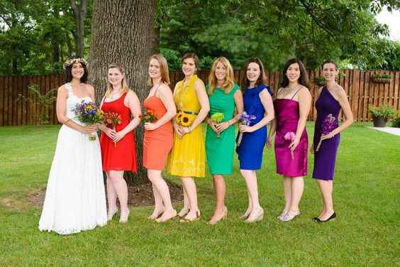 Damas de varios colores